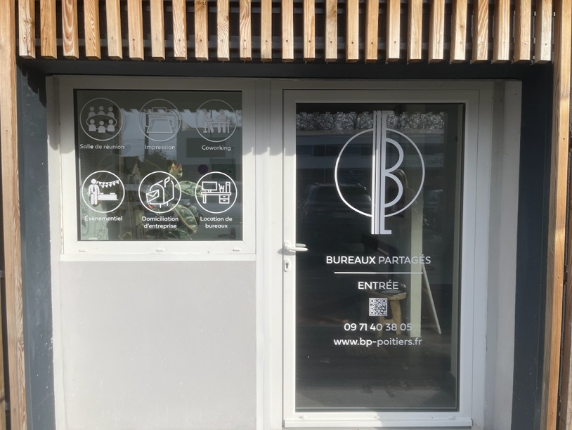 Façade du centre de test psychotechnique BUREAUX PARTAGÉS à Poitiers