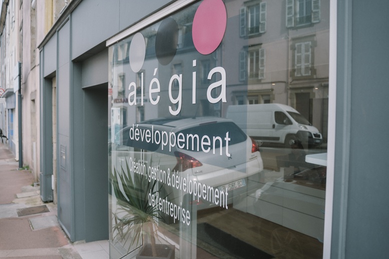Façade du centre de test psychotechnique Cowork' by Alegia à Douarnenez