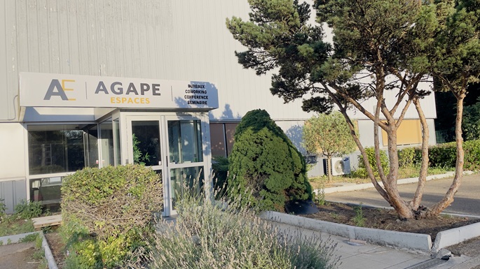 Façade du centre de test psychotechnique Espaces Agape Mantes à Mantes-la-Ville