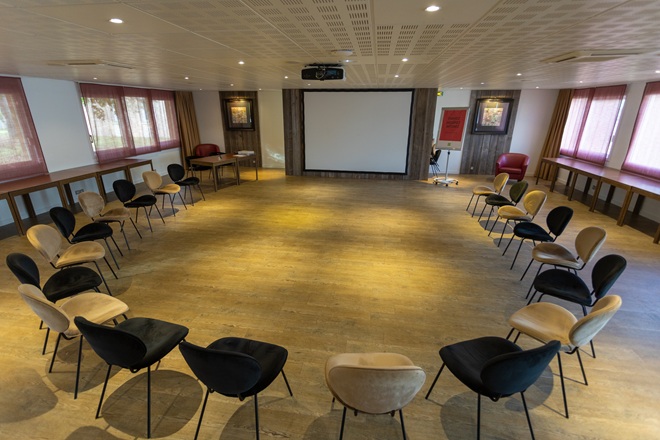 Façade du centre de test psychotechnique Hôtel Ibis Styles à Cholet