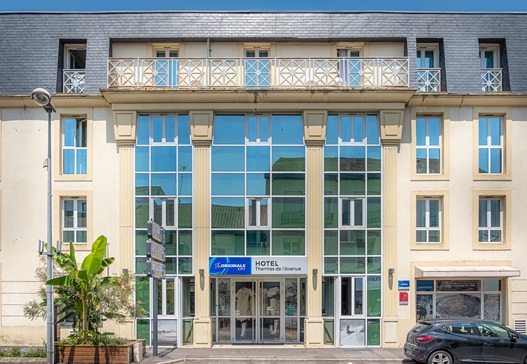 Façade du centre de test psychotechnique The Originals City, Hôtel Les Thermes de l'Avenue à Dax
